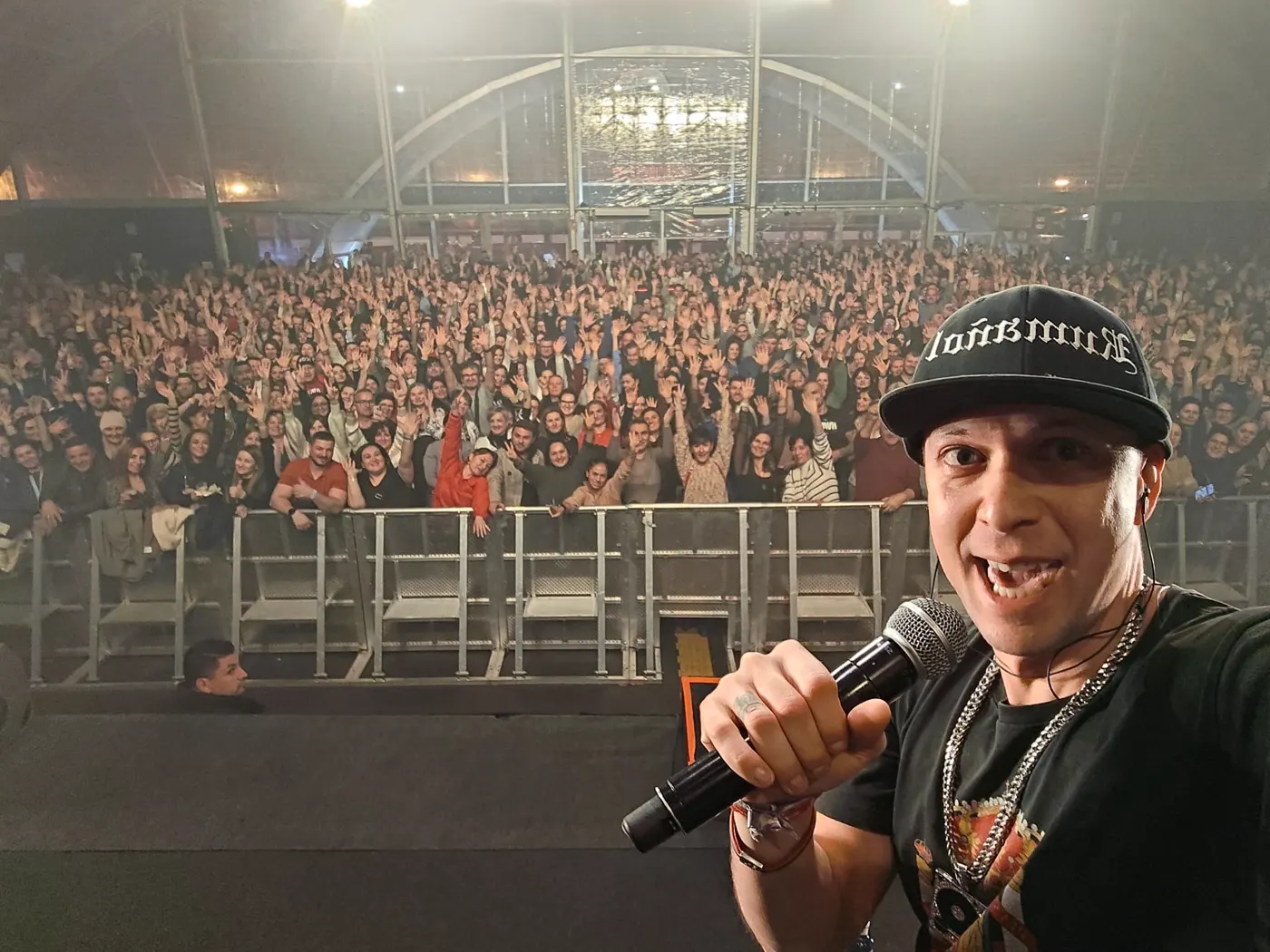 Selfie de El Rumañol ante un recinto lleno